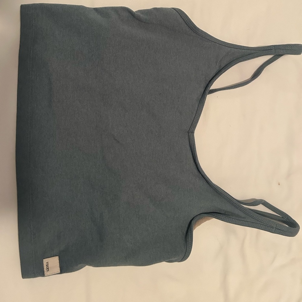 Vuori Women's Gray blue workout Top